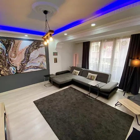 Apartment Cozy Big Sisli , Ac, Modern &for Family,friendly In Center