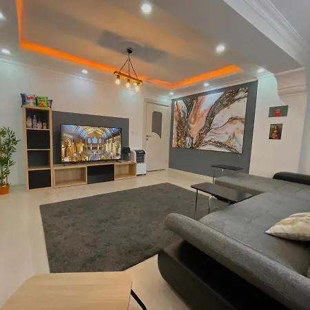 Cozy Big Sisli , Ac, Modern &for Family,friendly In Center Apartment Istanbul