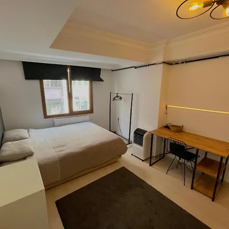 Apartment Cozy Big Sisli , Ac, Modern &for Family,friendly In Center