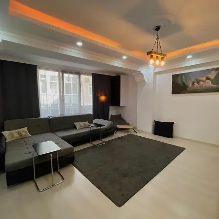 Cozy Big Sisli , Ac, Modern &for Family,friendly In Center Apartamento